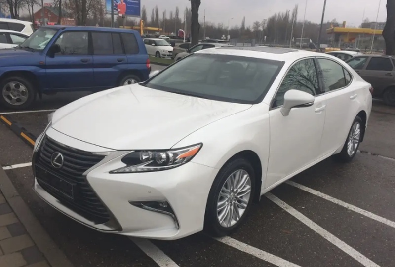 Лобовое стекло от lexus ES